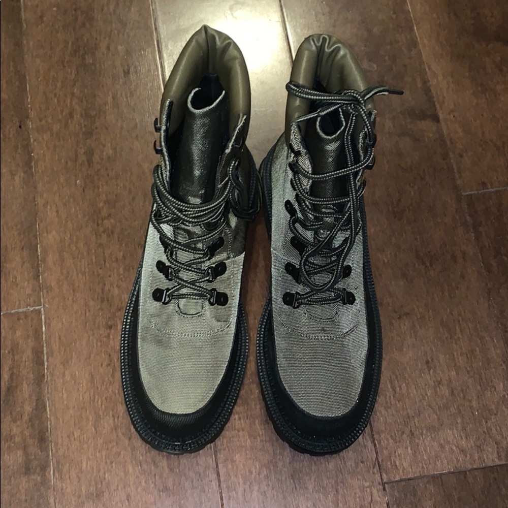 Waterproof combat boots